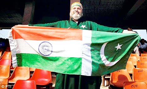 ಧೋನಿಗಾಗಿ ಮಿಡಿಯುವ ಪಾಕ್ ಅಭಿಮಾನಿಯ ಹೃದಯ